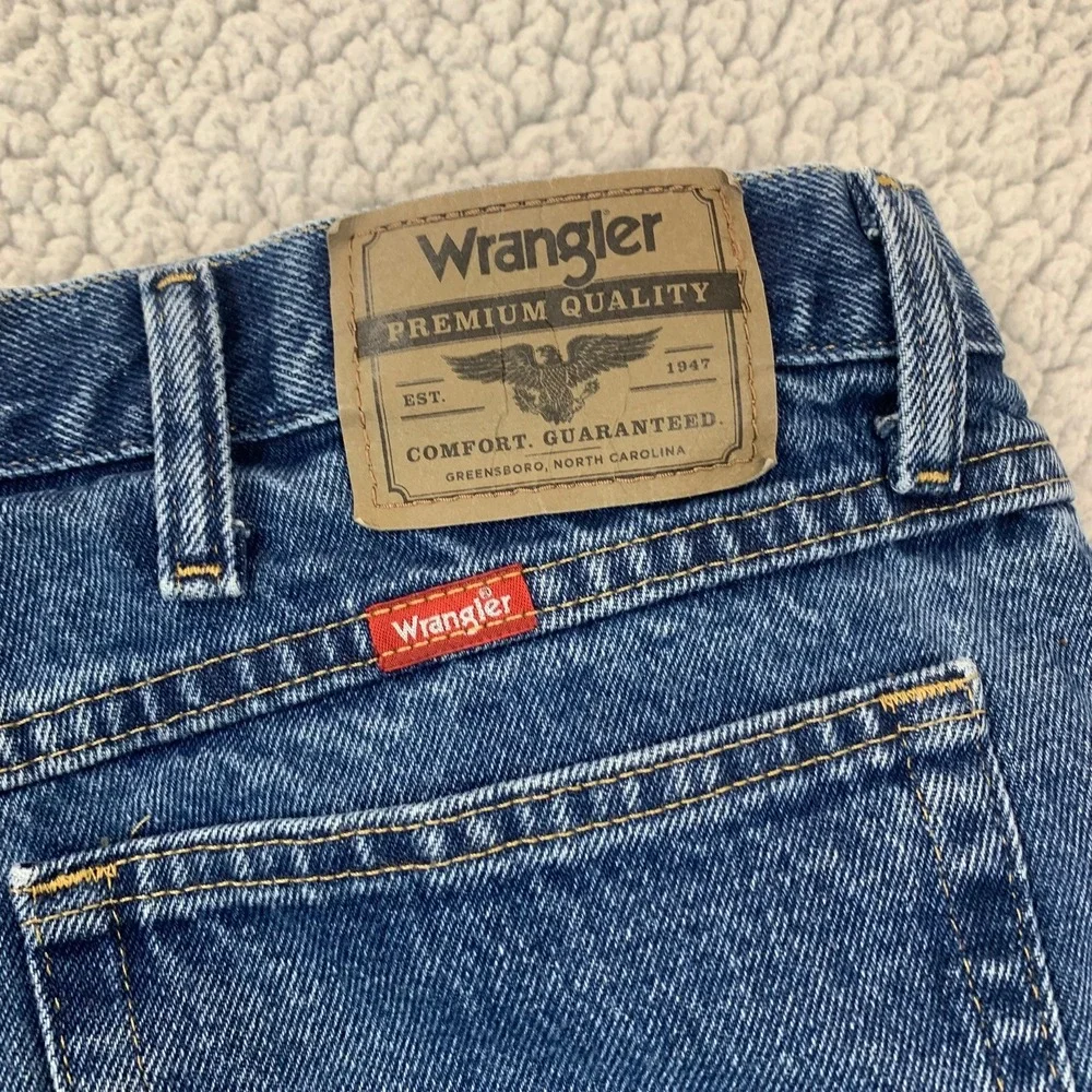 Wrangler‎ Jeans Mens 38x30 Blue Medium Wash Straight Leg 100% Cotton Denim